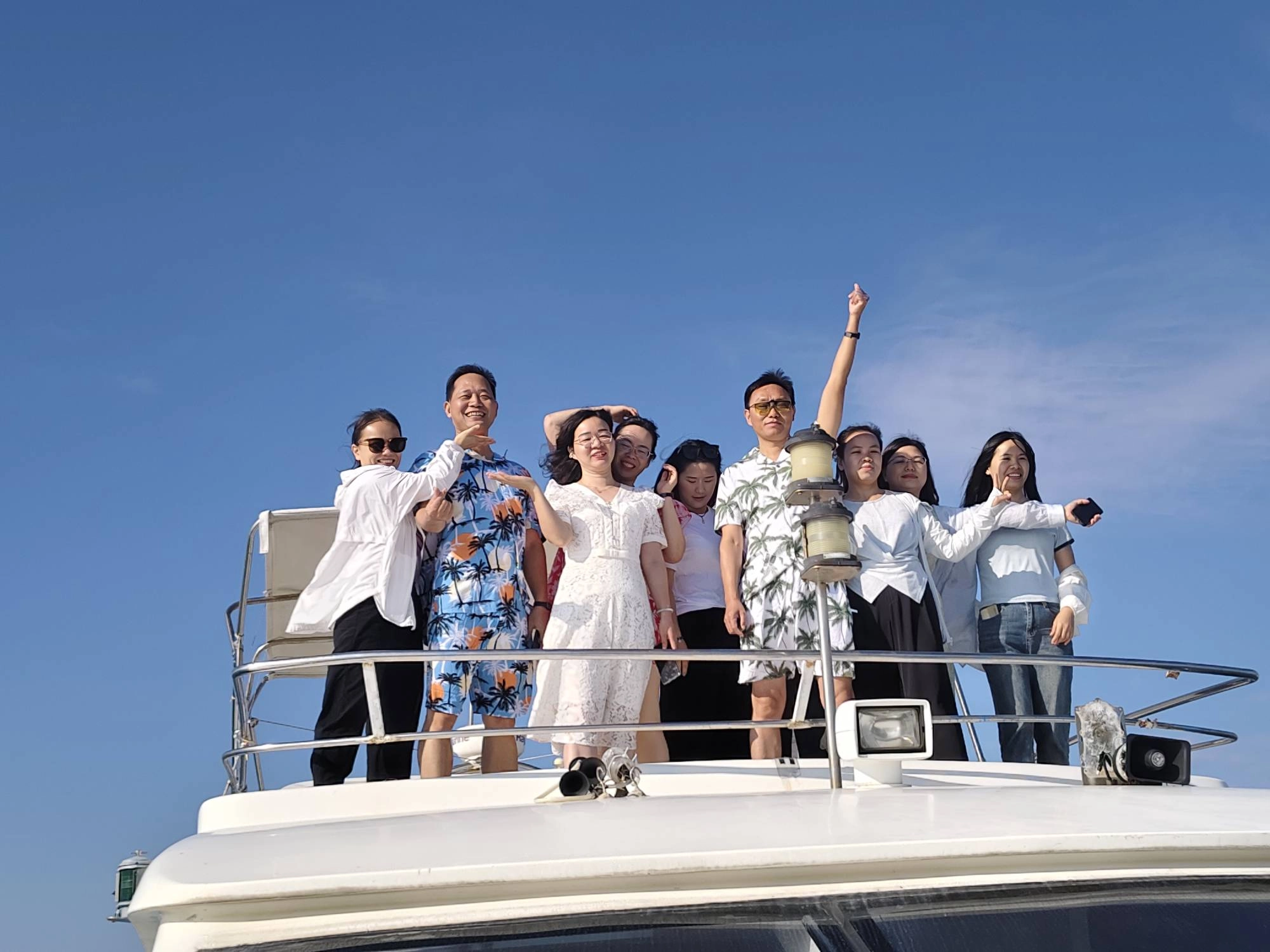 KnownPCB team seaside BBQ and team sharing in Sanya